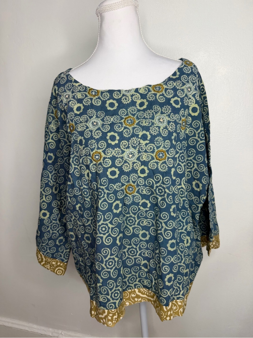 NWT MARKET PLACE Boho  Floral-Print Scoop Neck Women's Top in Teal and Mustard